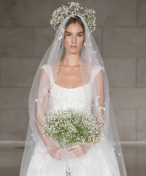 Reem Acra - Güz 2018 koleksiyonu - New York moda hafta gelin