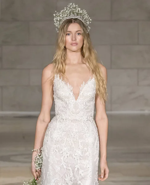 Reem Acra - Güz 2018 koleksiyonu - New York moda hafta gelin
