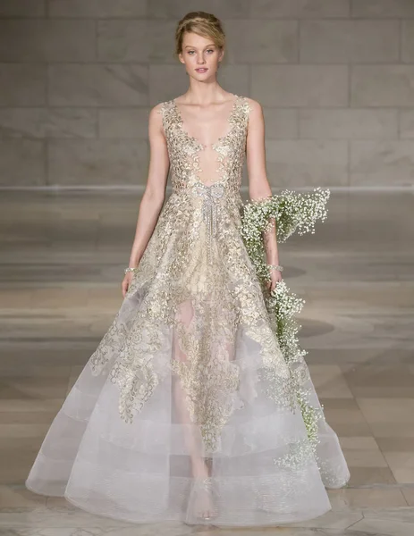 Reem Acra - Güz 2018 koleksiyonu - New York moda hafta gelin