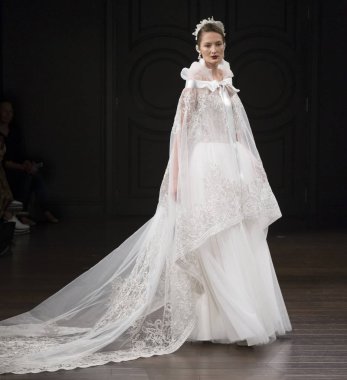 Naeem Khan - Güz 2018 koleksiyonu - New York moda hafta gelin