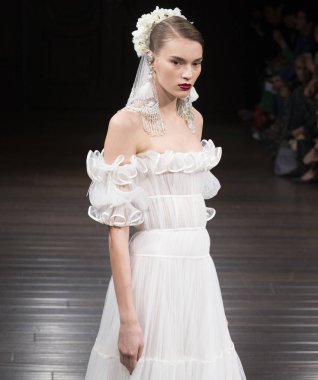 Naeem Khan - Güz 2018 koleksiyonu - New York moda hafta gelin