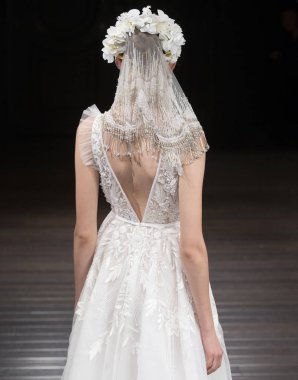 Naeem Khan - Güz 2018 koleksiyonu - New York moda hafta gelin