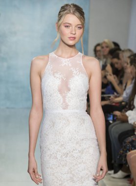 Theia - Güz 2018 koleksiyonu - New York moda hafta gelin