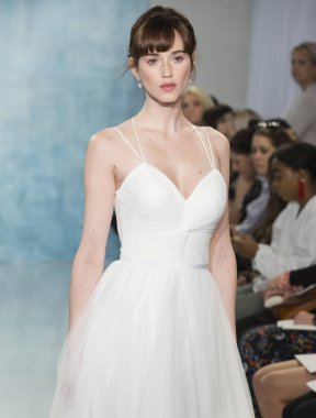 Theia - Güz 2018 koleksiyonu - New York moda hafta gelin