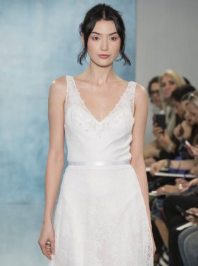 Theia - Güz 2018 koleksiyonu - New York moda hafta gelin