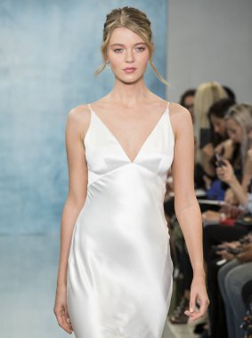 Theia - Güz 2018 koleksiyonu - New York moda hafta gelin