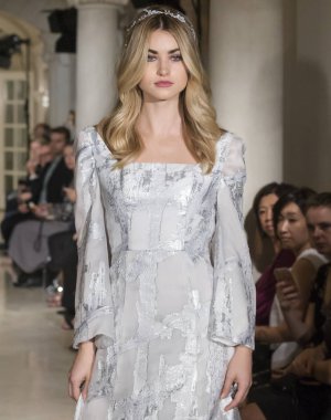 Oleg Cassini - Güz 2018 koleksiyonu - New York moda hafta Brid