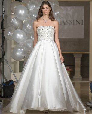 Oleg Cassini - Güz 2018 koleksiyonu - New York moda hafta Brid