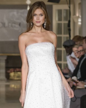 Oleg Cassini - Güz 2018 koleksiyonu - New York moda hafta Brid