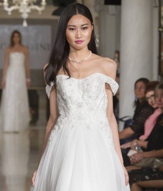 Oleg Cassini - Güz 2018 koleksiyonu - New York moda hafta Brid