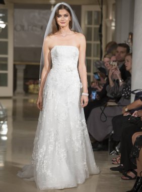 Oleg Cassini - Güz 2018 koleksiyonu - New York moda hafta Brid