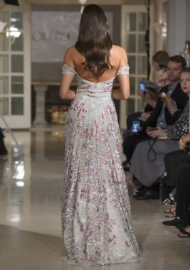 Oleg Cassini - Güz 2018 koleksiyonu - New York moda hafta Brid