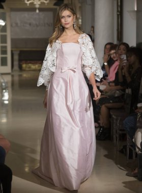 Oleg Cassini - Güz 2018 koleksiyonu - New York moda hafta Brid