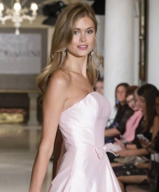 Oleg Cassini - Güz 2018 koleksiyonu - New York moda hafta Brid