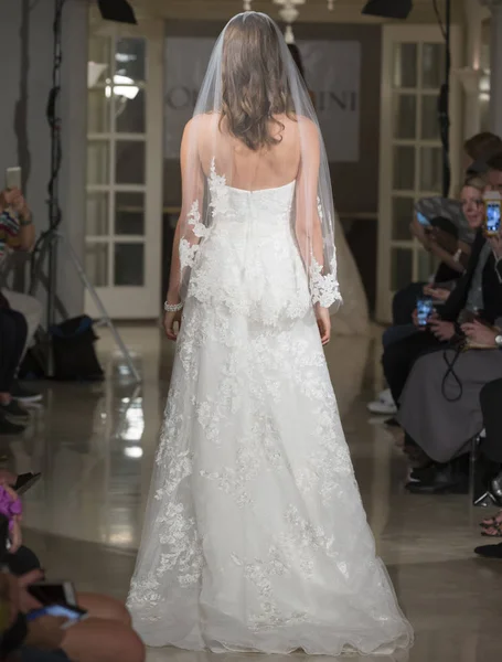 Oleg Cassini - Güz 2018 koleksiyonu - New York moda hafta Brid