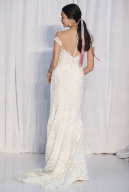 Anne Barge - Güz 2018 koleksiyonu - New York moda hafta gelin