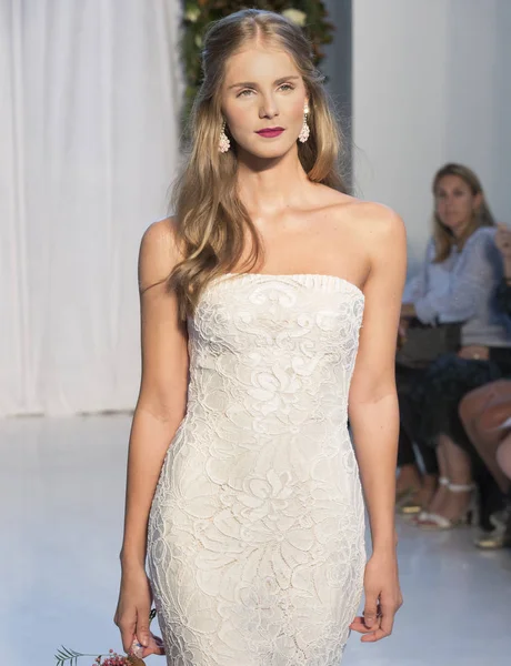 Anne Barge - val 2018 collectie - New York Fashion Week Bridal — Stockfoto