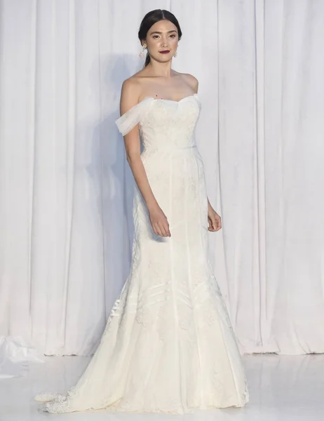 Anne Barge - hösten 2018 Collection - New York mode vecka Bridal — Stockfoto