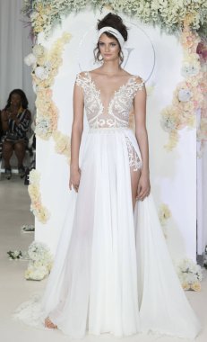 Julie Vino - Güz 2018 koleksiyonu - New York moda hafta gelin
