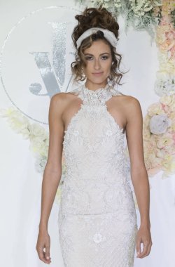 Julie Vino - Güz 2018 koleksiyonu - New York moda hafta gelin