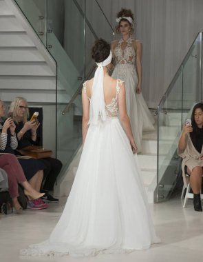 Julie Vino - Güz 2018 koleksiyonu - New York moda hafta gelin