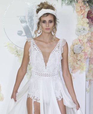 Julie Vino - Güz 2018 koleksiyonu - New York moda hafta gelin