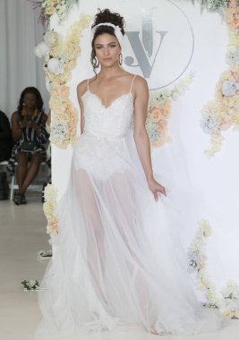 Julie Vino - Güz 2018 koleksiyonu - New York moda hafta gelin