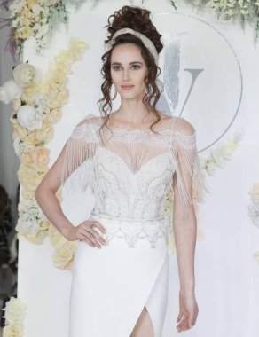 Julie Vino - Güz 2018 koleksiyonu - New York moda hafta gelin