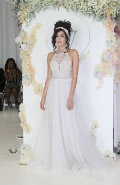 Julie Vino - Güz 2018 koleksiyonu - New York moda hafta gelin