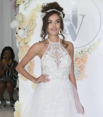 Julie Vino - Güz 2018 koleksiyonu - New York moda hafta gelin