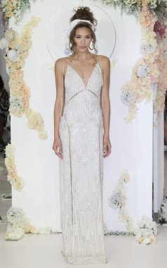 Julie Vino - Güz 2018 koleksiyonu - New York moda hafta gelin