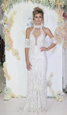 Julie Vino - Güz 2018 koleksiyonu - New York moda hafta gelin