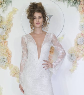 Julie Vino - Güz 2018 koleksiyonu - New York moda hafta gelin