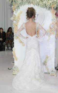 Julie Vino - Güz 2018 koleksiyonu - New York moda hafta gelin