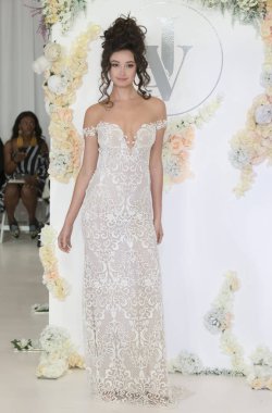 Julie Vino - Güz 2018 koleksiyonu - New York moda hafta gelin