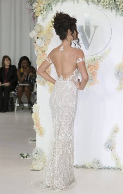 Julie Vino - Güz 2018 koleksiyonu - New York moda hafta gelin