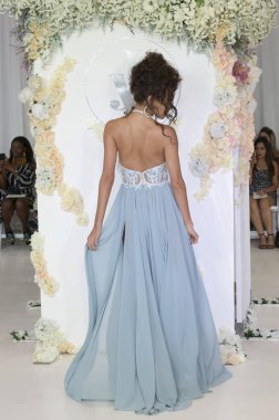 Julie Vino - Güz 2018 koleksiyonu - New York moda hafta gelin