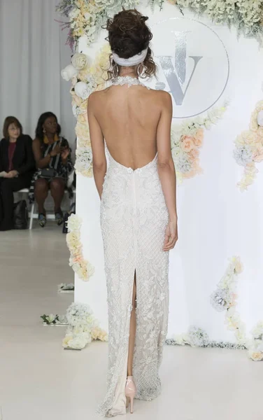 Julie Vino - Güz 2018 koleksiyonu - New York moda hafta gelin