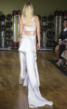 Rita Vinieris - Güz 2018 koleksiyonu - New York Fashio tarafından Rivini