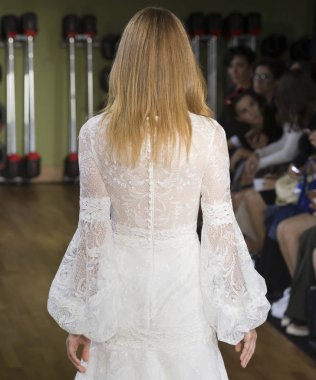 Rita Vinieris - Güz 2018 koleksiyonu - New York Fashio tarafından Rivini