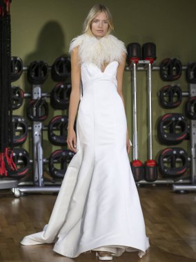 Rita Vinieris - Güz 2018 koleksiyonu - New York Fashio tarafından Rivini