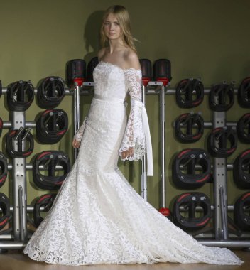 Rita Vinieris - Güz 2018 koleksiyonu - New York Fashio tarafından Rivini