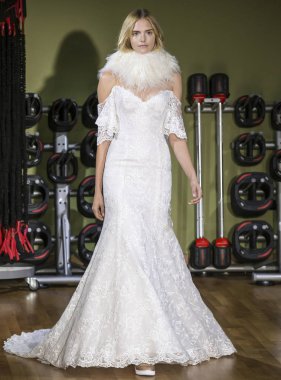 Rita Vinieris - Güz 2018 koleksiyonu - New York Fashio tarafından Rivini