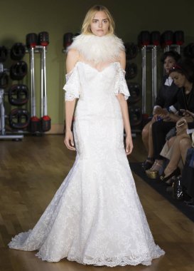 Rita Vinieris - Güz 2018 koleksiyonu - New York Fashio tarafından Rivini