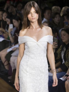 Rita Vinieris - Güz 2018 koleksiyonu - New York Fashio tarafından Rivini