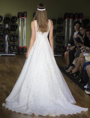 Rita Vinieris - Güz 2018 koleksiyonu - New York Fashio tarafından Rivini