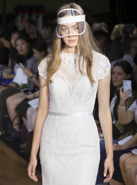 Rita Vinieris - Güz 2018 koleksiyonu - New York Fashio tarafından Rivini