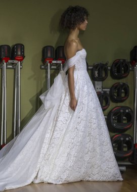 Rita Vinieris - Güz 2018 koleksiyonu - New York Fashio tarafından Rivini