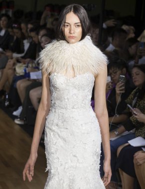 Rita Vinieris - Güz 2018 koleksiyonu - New York Fashio tarafından Rivini