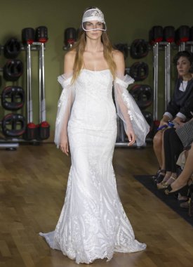 Rita Vinieris - Güz 2018 koleksiyonu - New York Fashio tarafından Rivini